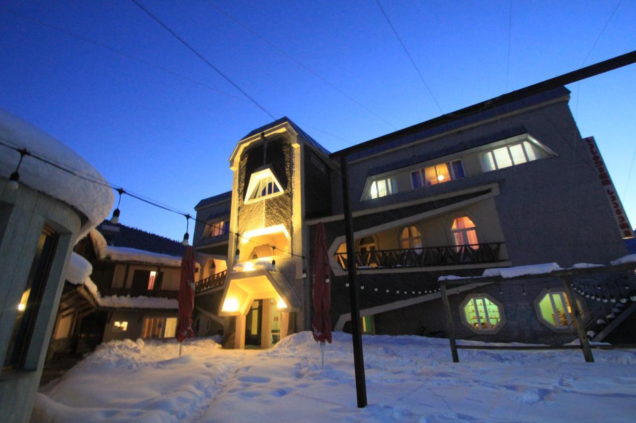 Hotel Svaneti Mestia Exteriör bild